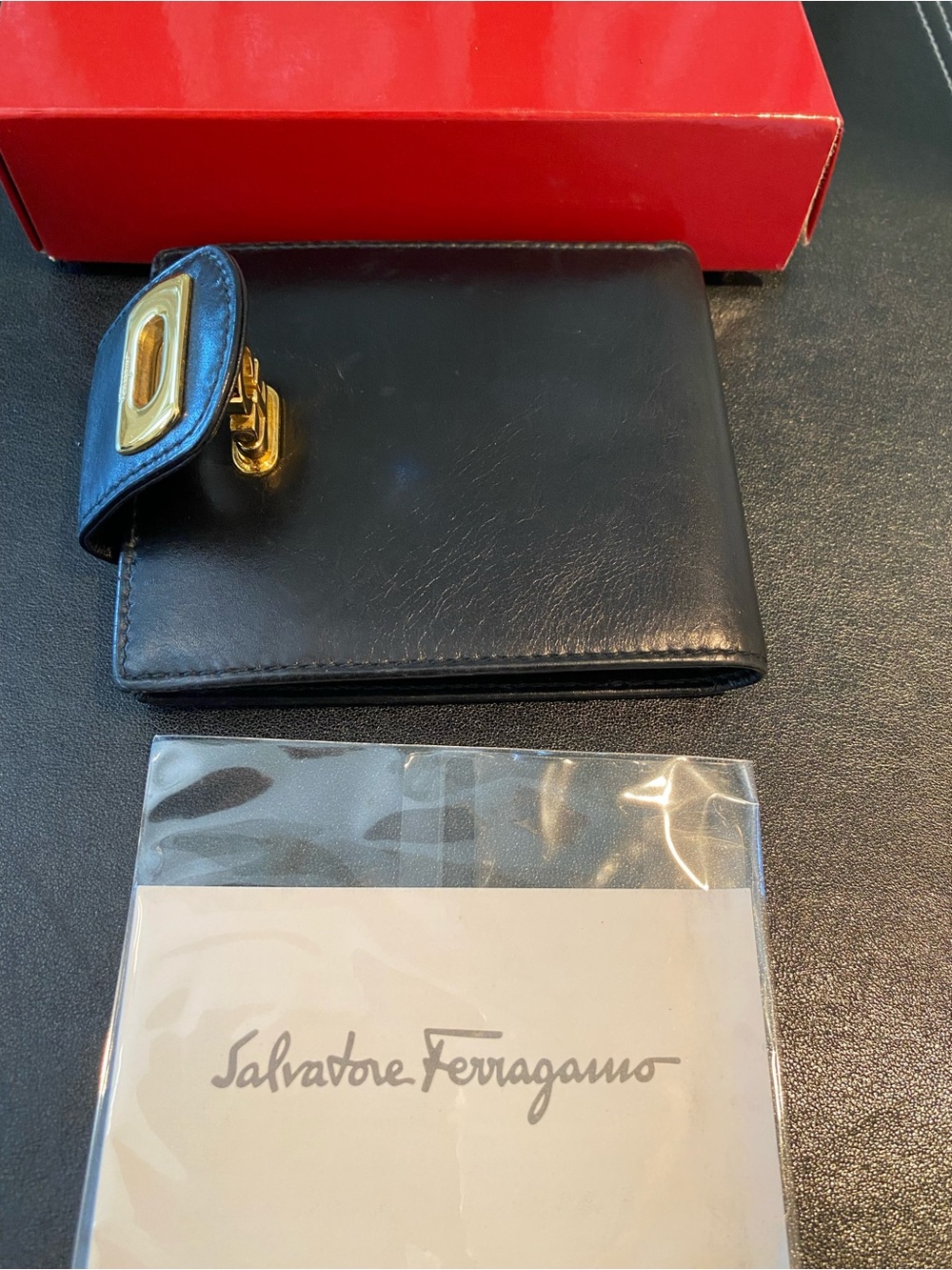 Salvatore Ferragamo Black Calfskin Leather Men’s Wallet. Gold-tone Gancini Clasp - Picture 5 of 14